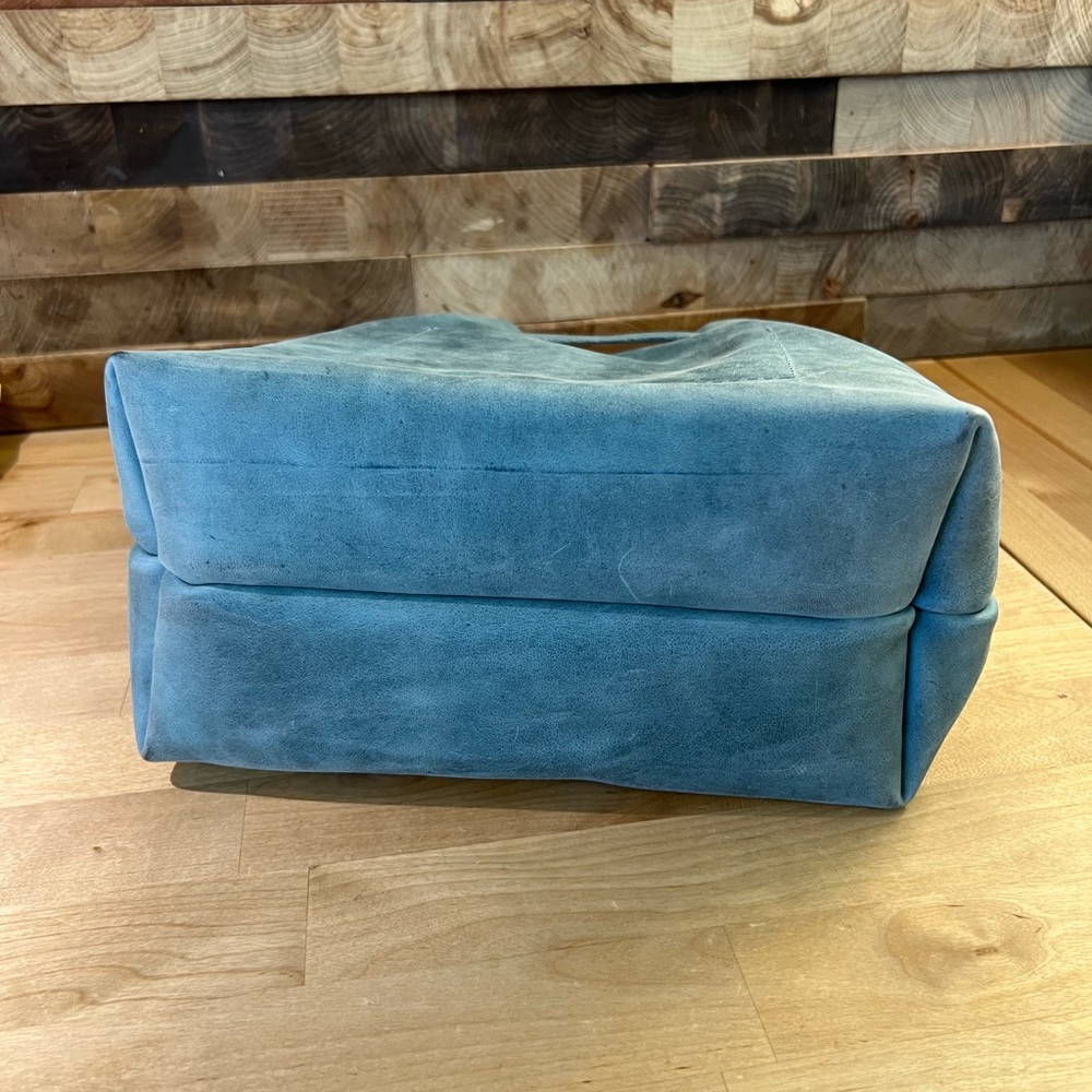 Portland Leather Goods Aqua large Bucket, new. - Picture 3 of 4